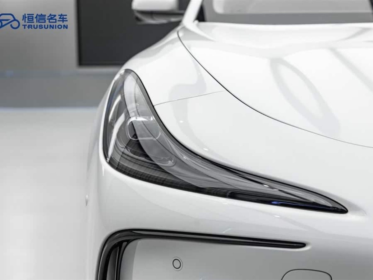 智己 智己L6  2024款 Max 標(biāo)準(zhǔn)版圖片