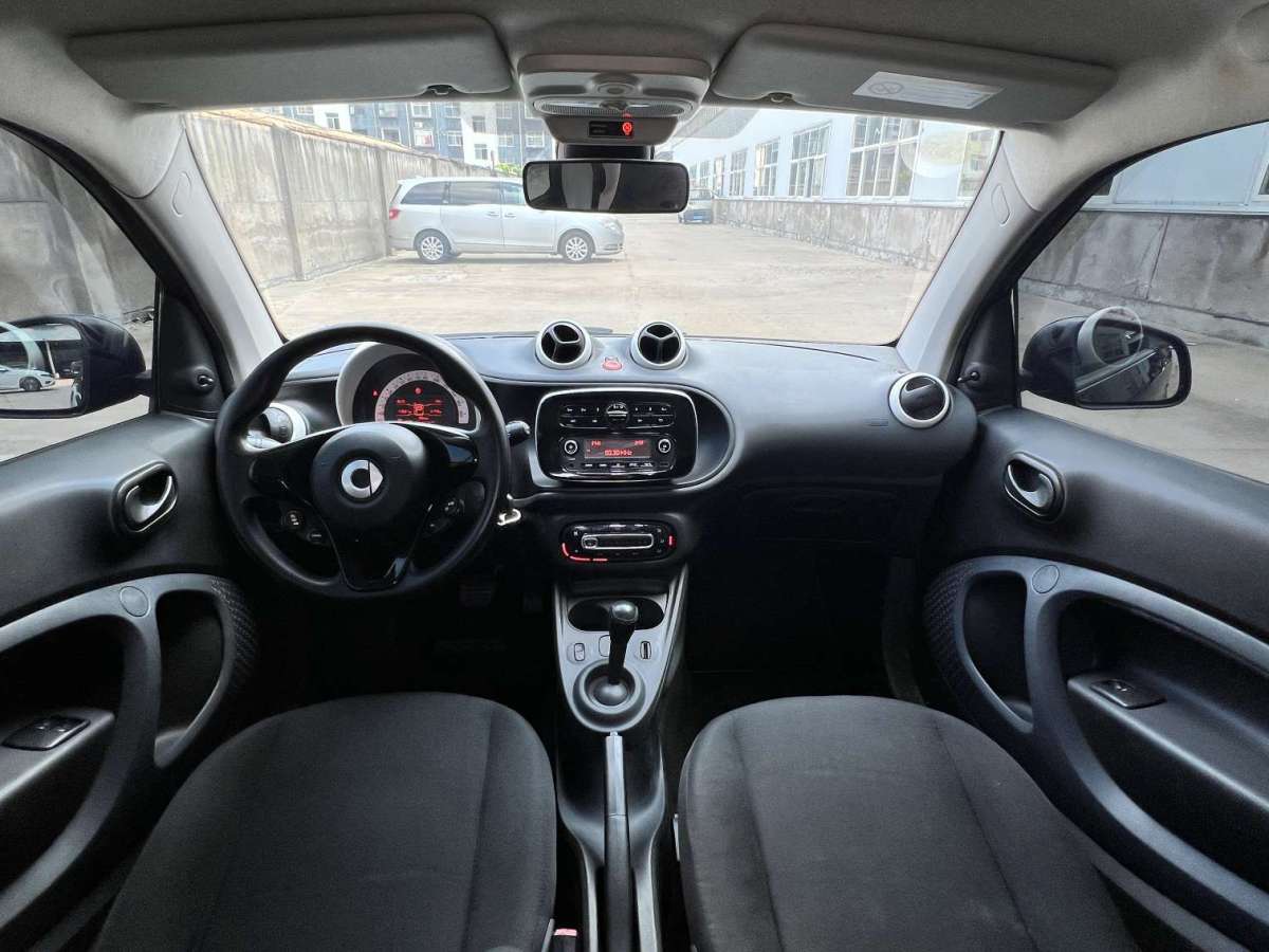 smart forfour  2016款 1.0L 52千瓦灵动版图片