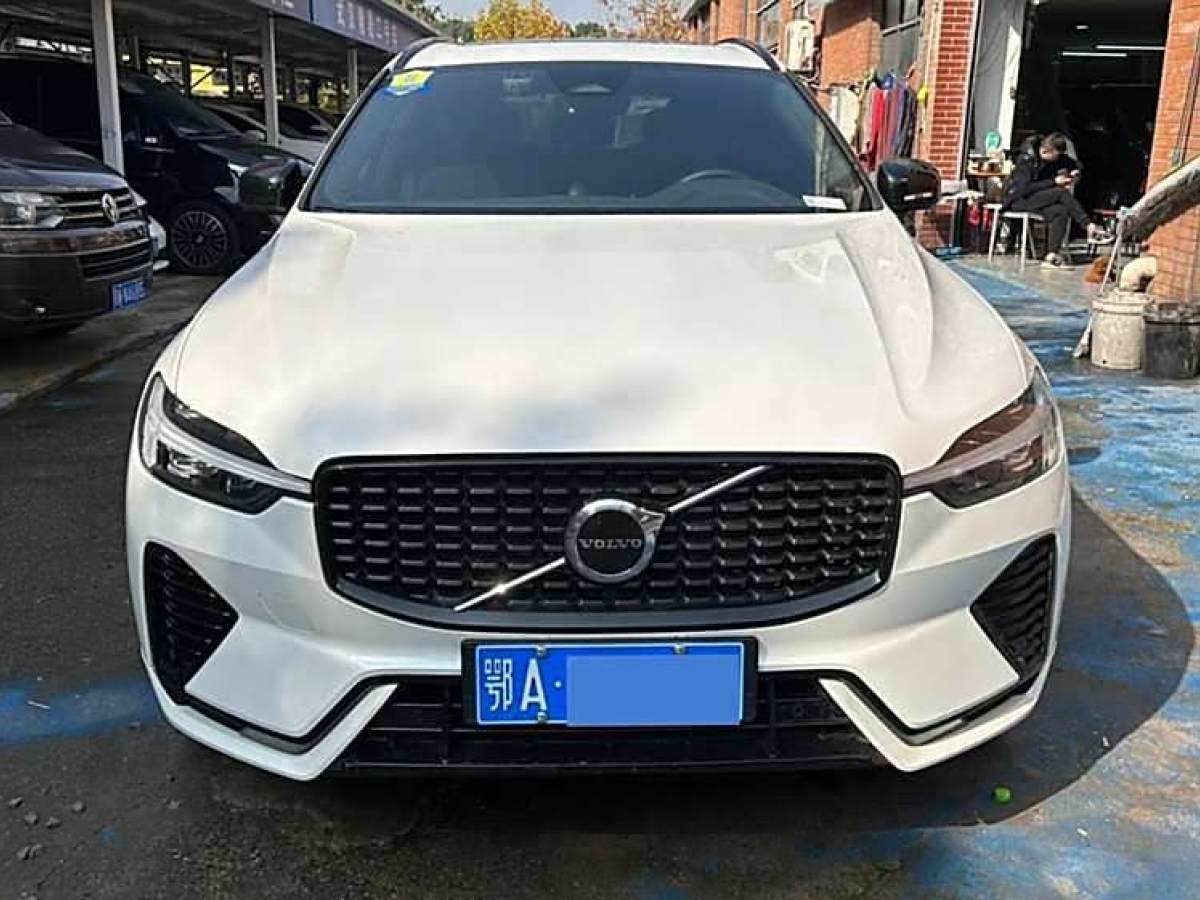 沃爾沃 XC60  2023款 B5 四驅(qū)智遠(yuǎn)豪華版圖片