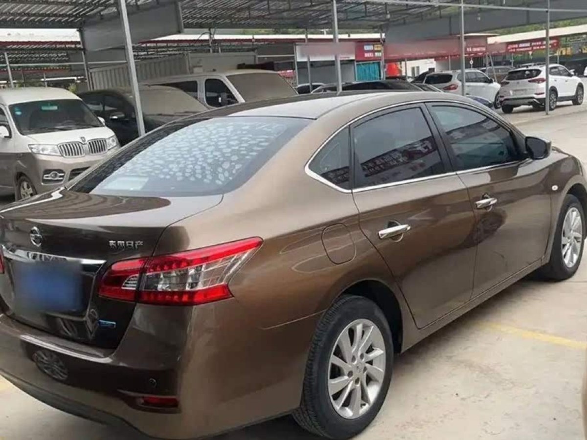 日產(chǎn) 軒逸  2012款 經(jīng)典 1.6XL 手動豪華版圖片