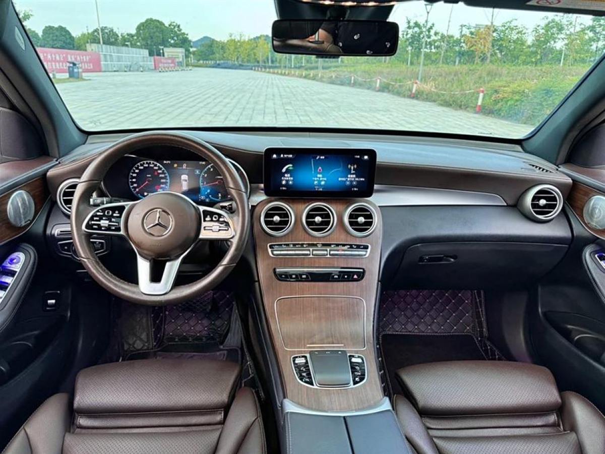 2021年8月奔馳 奔馳GLC  2021款 GLC 300 L 4MATIC 豪華型