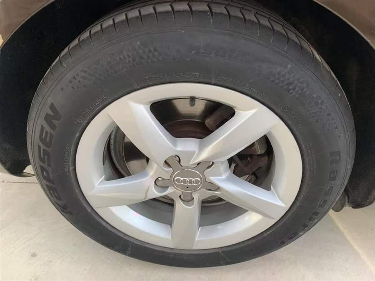 奧迪 奧迪A4L  2013款 35 TFSI 自動(dòng)標(biāo)準(zhǔn)型圖片