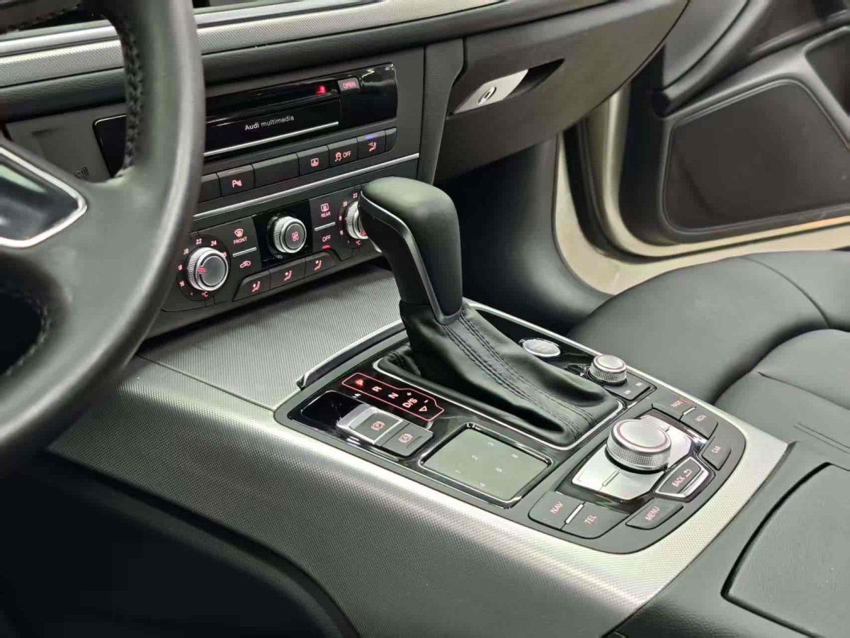 奧迪 奧迪A6L  2014款 TFSI 標(biāo)準(zhǔn)型圖片