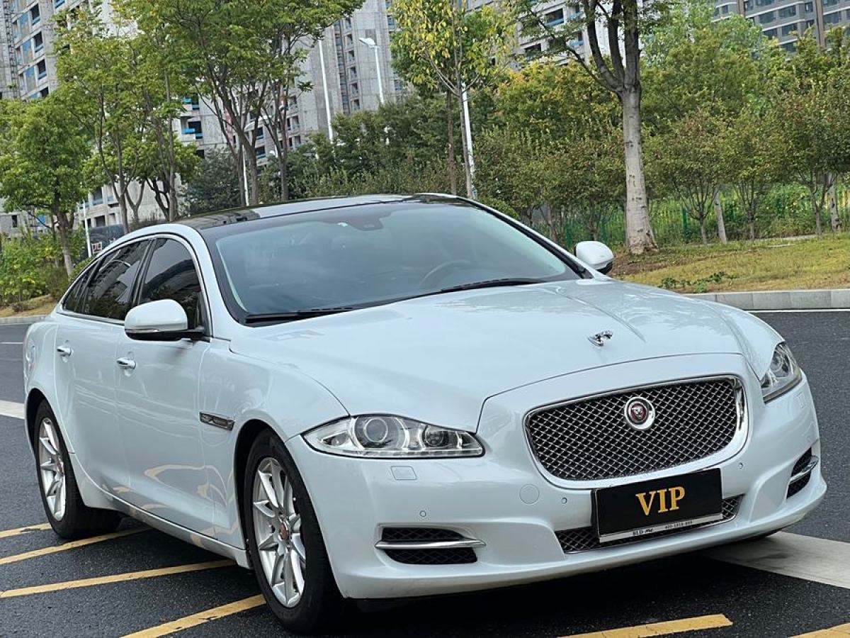 2016年8月捷豹 XJ  2015款 XJL 2.0T 兩驅(qū)典雅商務(wù)版