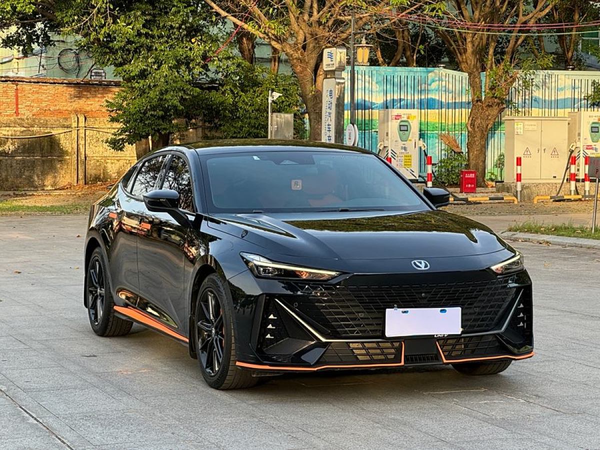 長(zhǎng)安 長(zhǎng)安UNI-V  2022款 1.5T 智慧領(lǐng)航型圖片