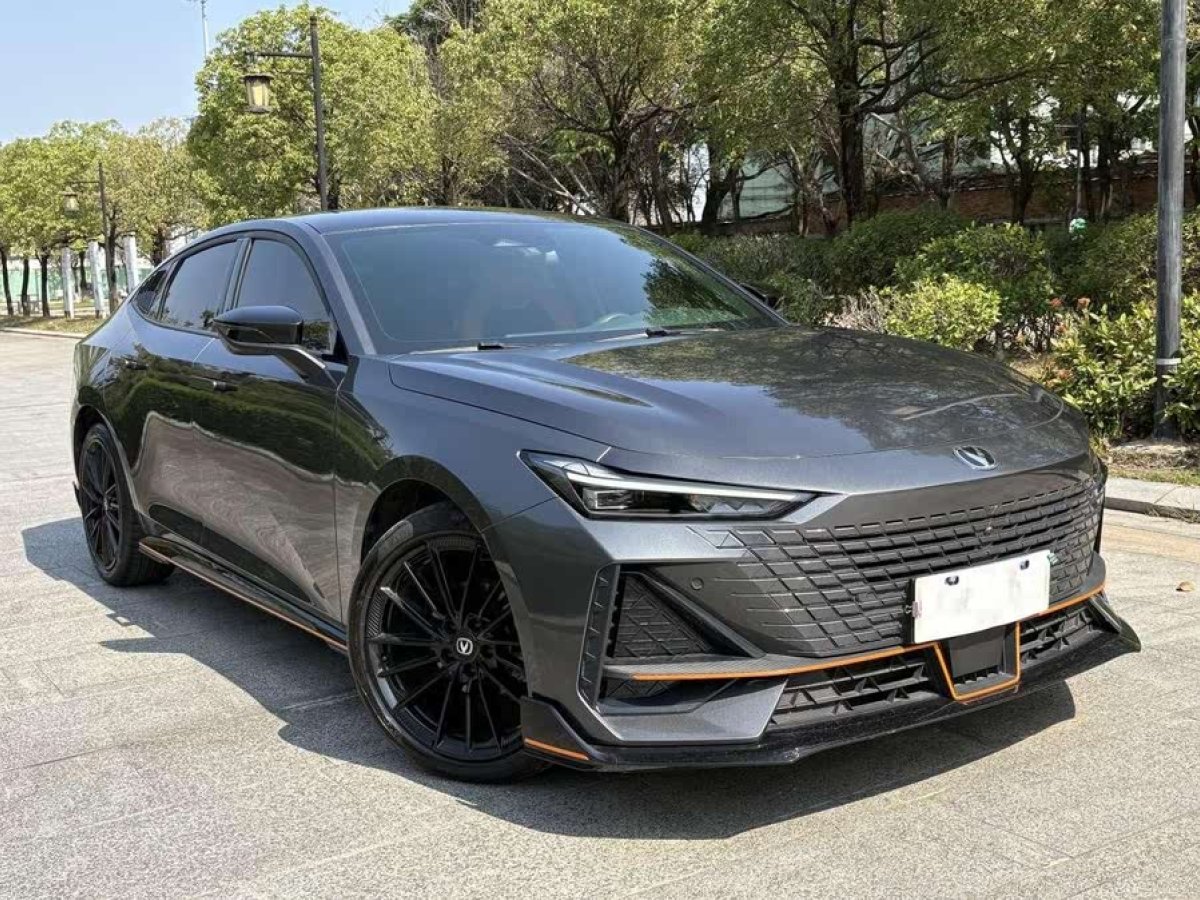 長(zhǎng)安 長(zhǎng)安UNI-V  2023款 1.5T 運(yùn)動(dòng)版圖片