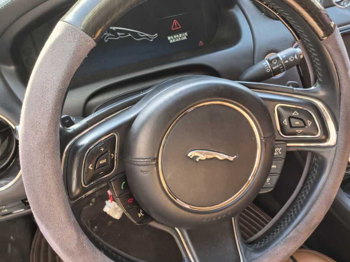 捷豹 XJ  2015款 XJL 3.0 SC 兩驅(qū)全景商務(wù)版圖片
