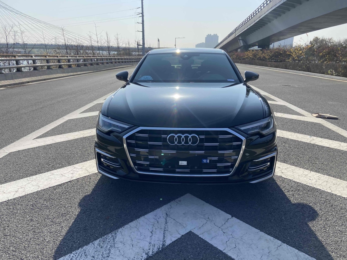 奥迪 奥迪A6L  2023款 改款 45 TFSI 臻选动感型图片