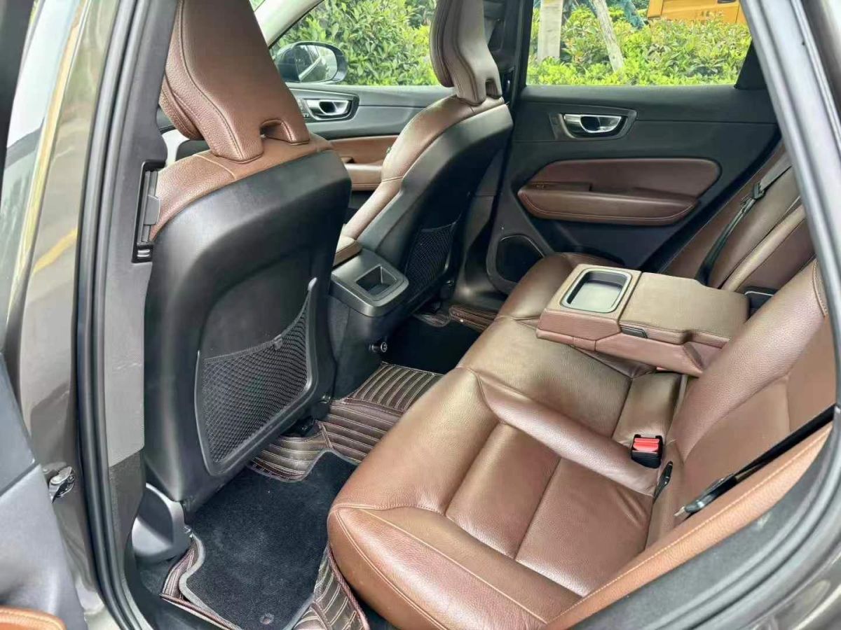 沃爾沃 XC60  2020款 T4 智行豪華版圖片