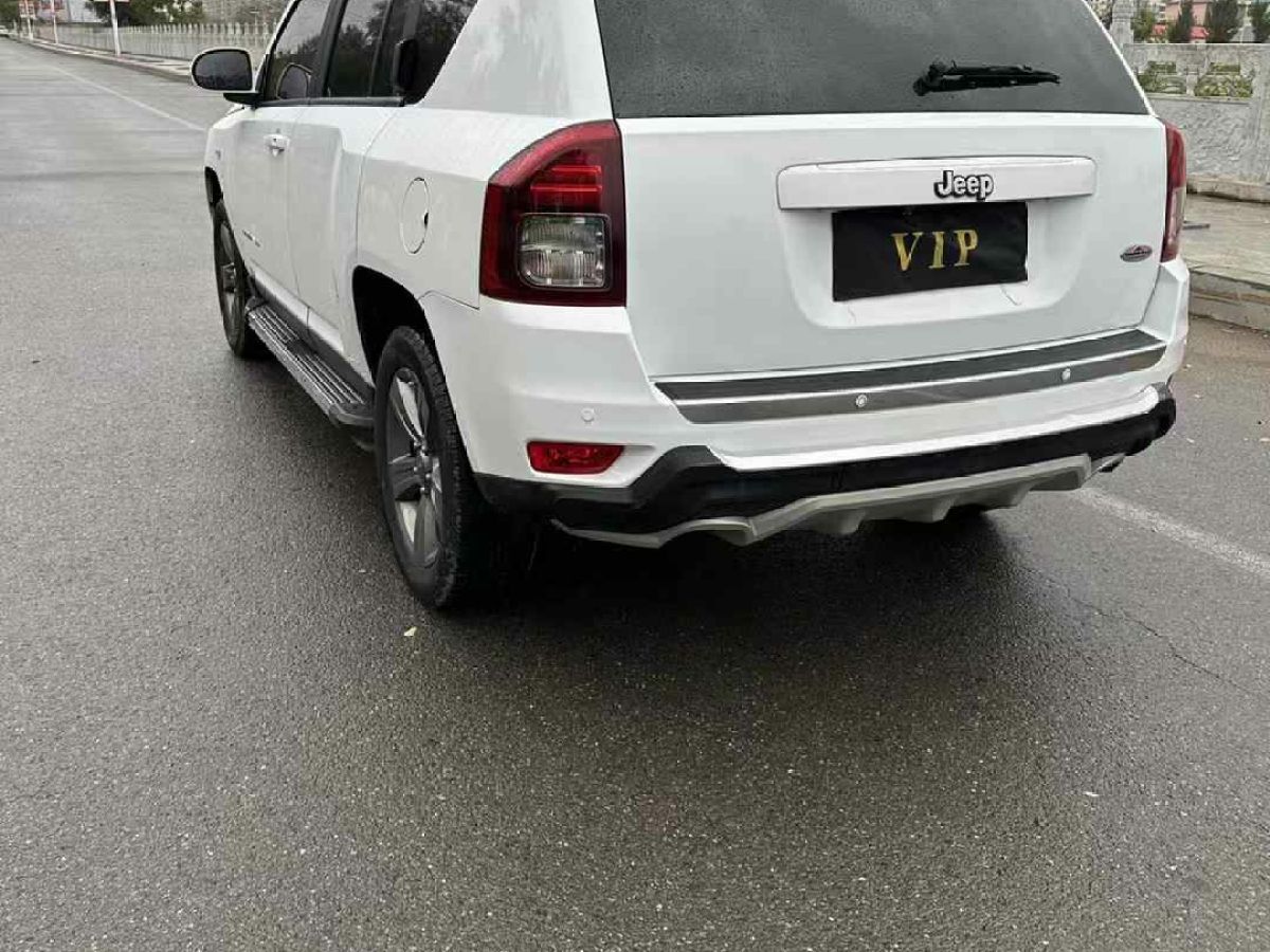 Jeep 指南者  2014款 2.0L 兩驅(qū)豪華版圖片