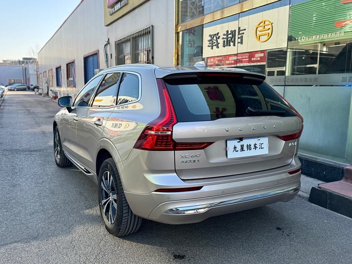 沃爾沃 XC60  2024款 B5 四驅(qū)智逸豪華版圖片