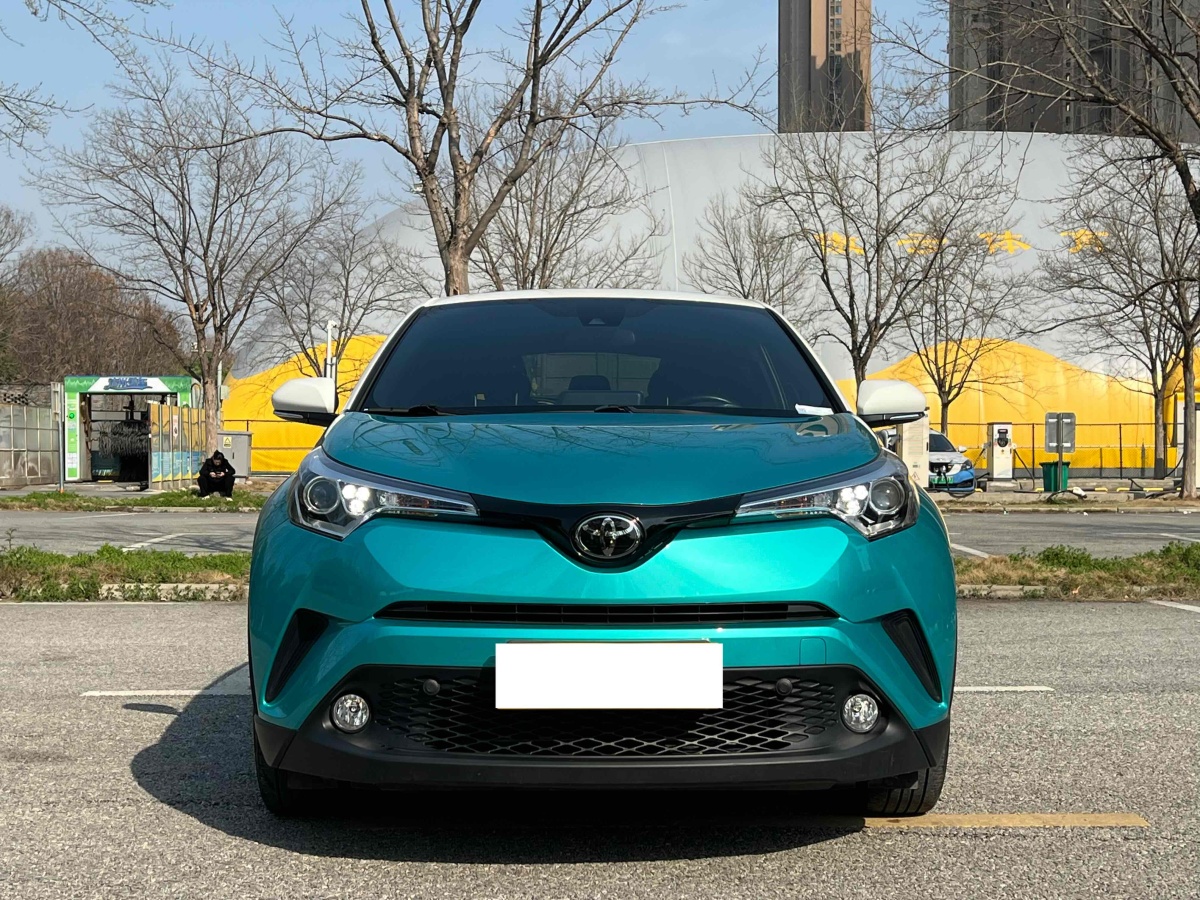 2019年4月豐田 C-HR  2018款 2.0L 領(lǐng)先天窗版 國(guó)V