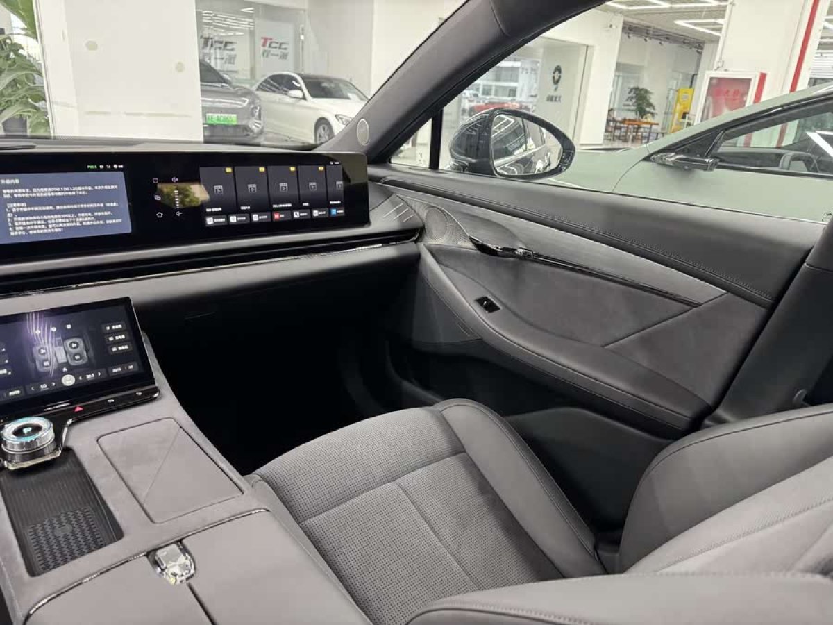 嵐圖 嵐圖追光  2024款 PHEV 四驅(qū)超長(zhǎng)續(xù)航旗艦版圖片