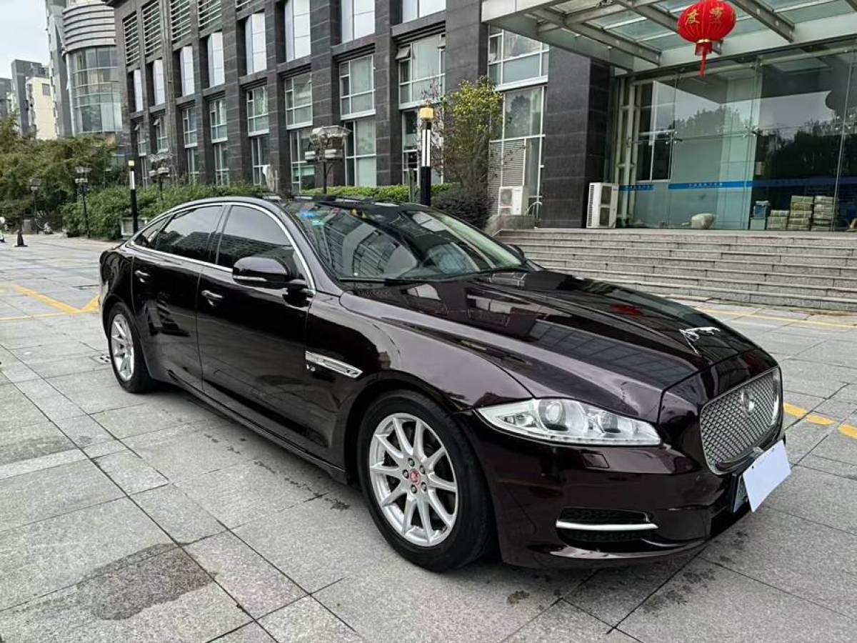 捷豹 XJ  2014款 XJL 3.0 SC 兩驅(qū)全景商務(wù)版圖片