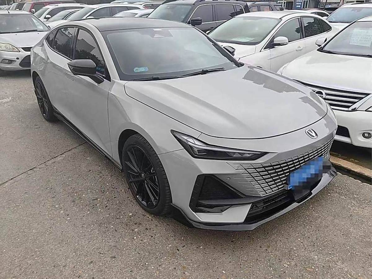 長(zhǎng)安 長(zhǎng)安UNI-V  2023款 1.5T 運(yùn)動(dòng)版圖片