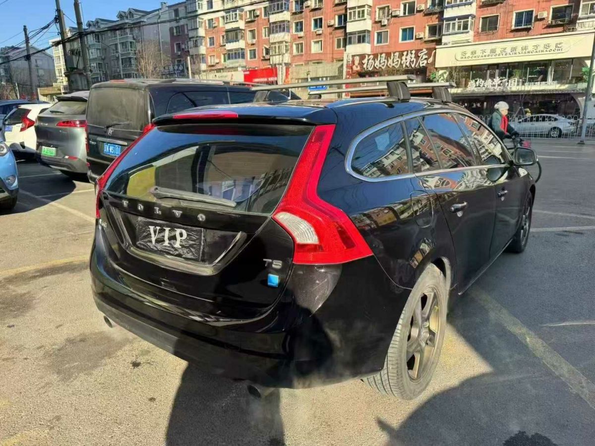 沃爾沃 V60  2012款 T6 AWD 個(gè)性運(yùn)動(dòng)版圖片