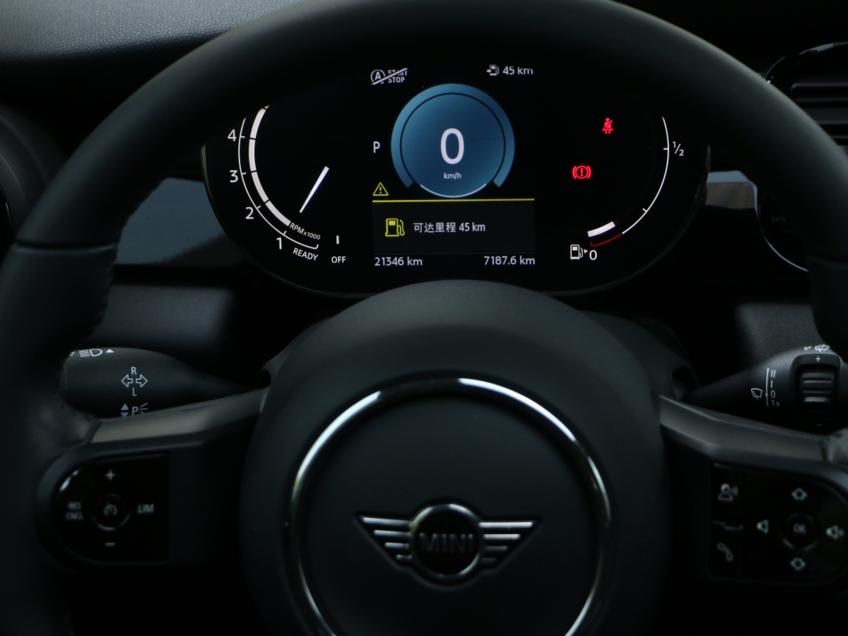 MINI MINI  2022款 1.5T COOPER 藝術(shù)家 五門版圖片