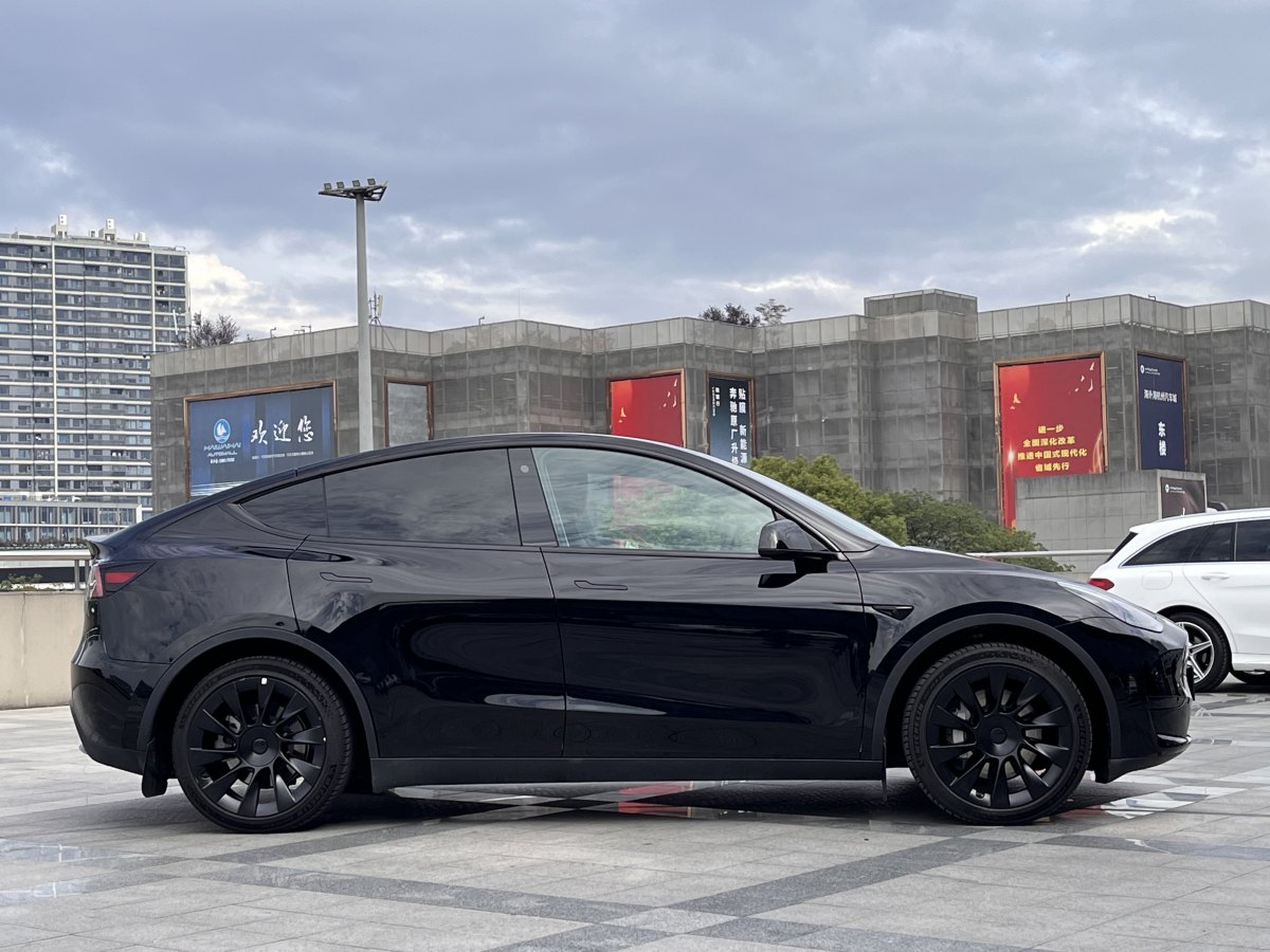 特斯拉 Model Y  2022款 后輪驅(qū)動(dòng)版圖片