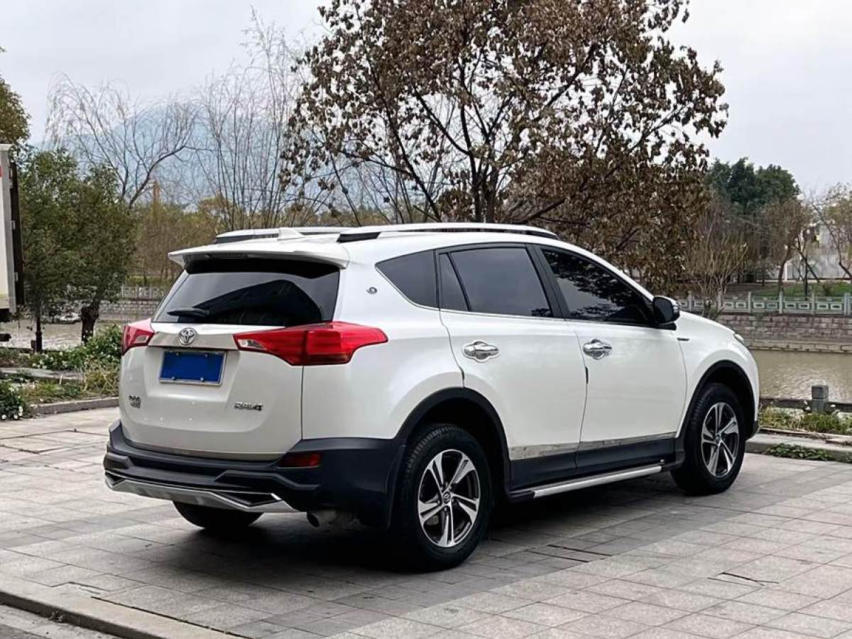 豐田 RAV4榮放  2015款 2.0L CVT兩驅(qū)風尚版圖片