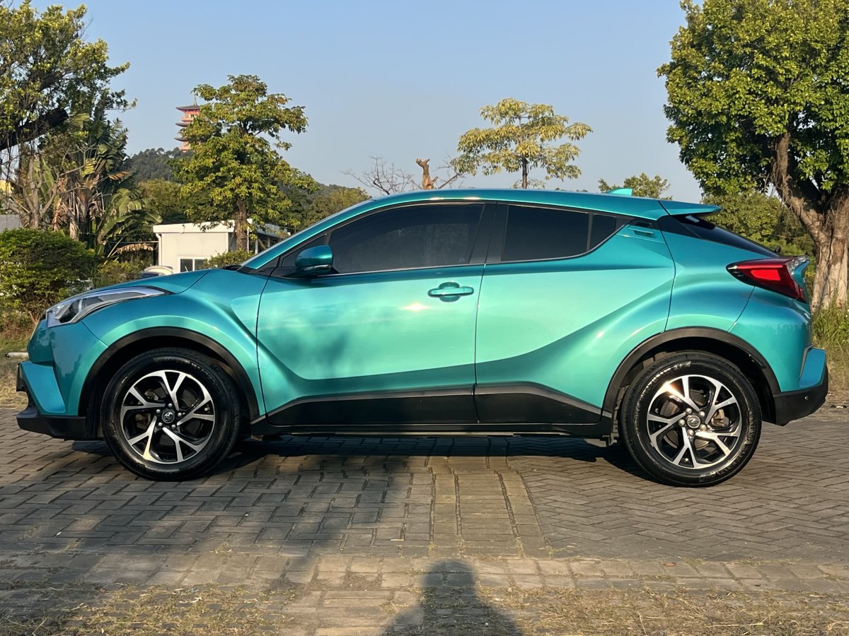 豐田 C-HR  2018款 2.0L 領(lǐng)先版 國VI圖片