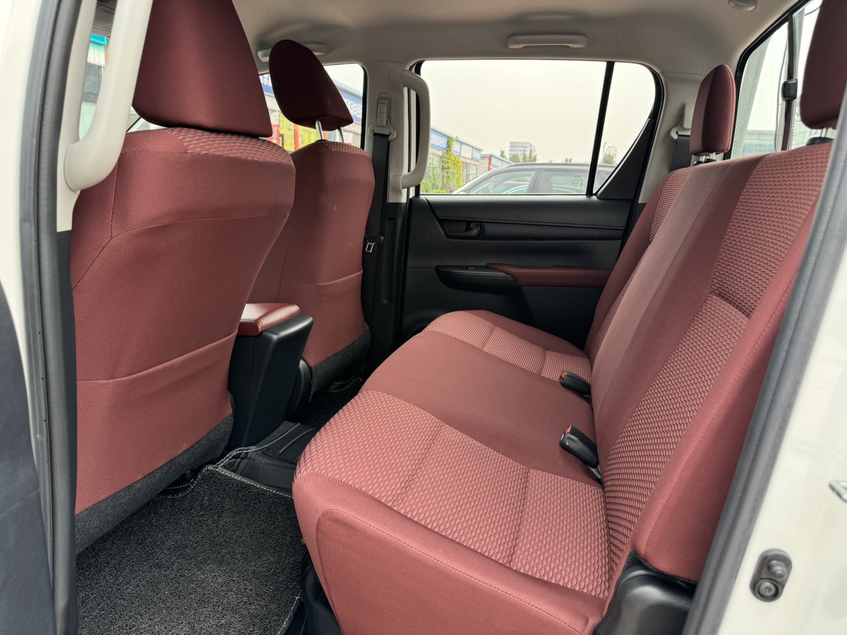 豐田 海拉克斯HILUX  2.7L 手動(dòng)四驅(qū)圖片