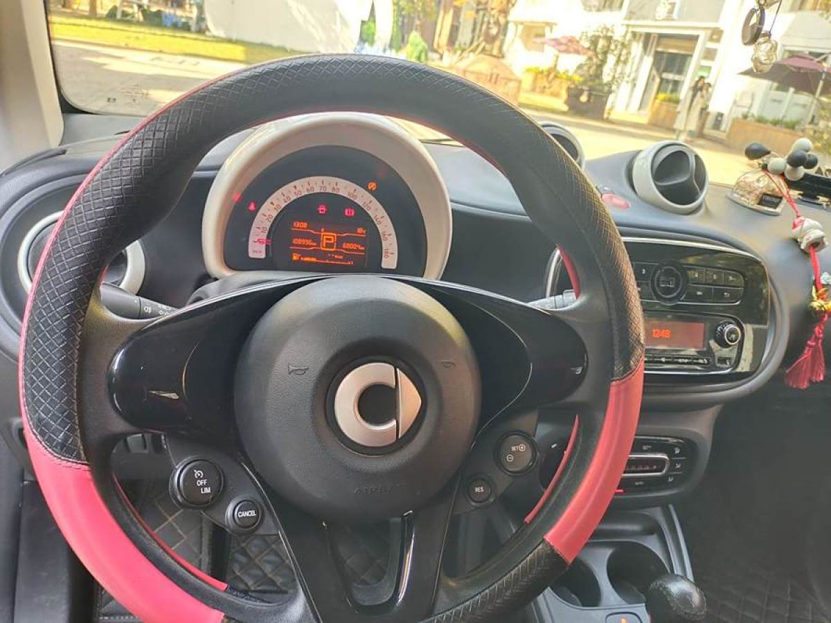 smart fortwo  2015款 1.0L 52千瓦硬頂靈動(dòng)版圖片