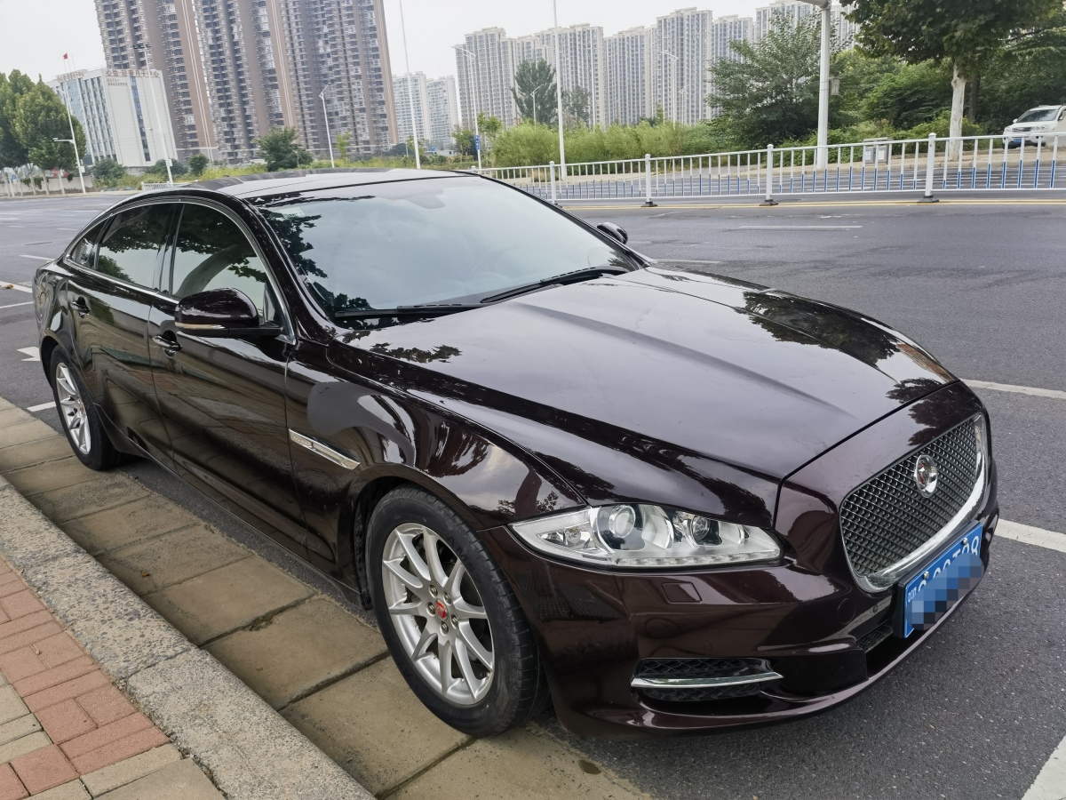 2015年8月捷豹 XJ  2014款 XJL 2.0T 兩驅(qū)典雅商務(wù)版