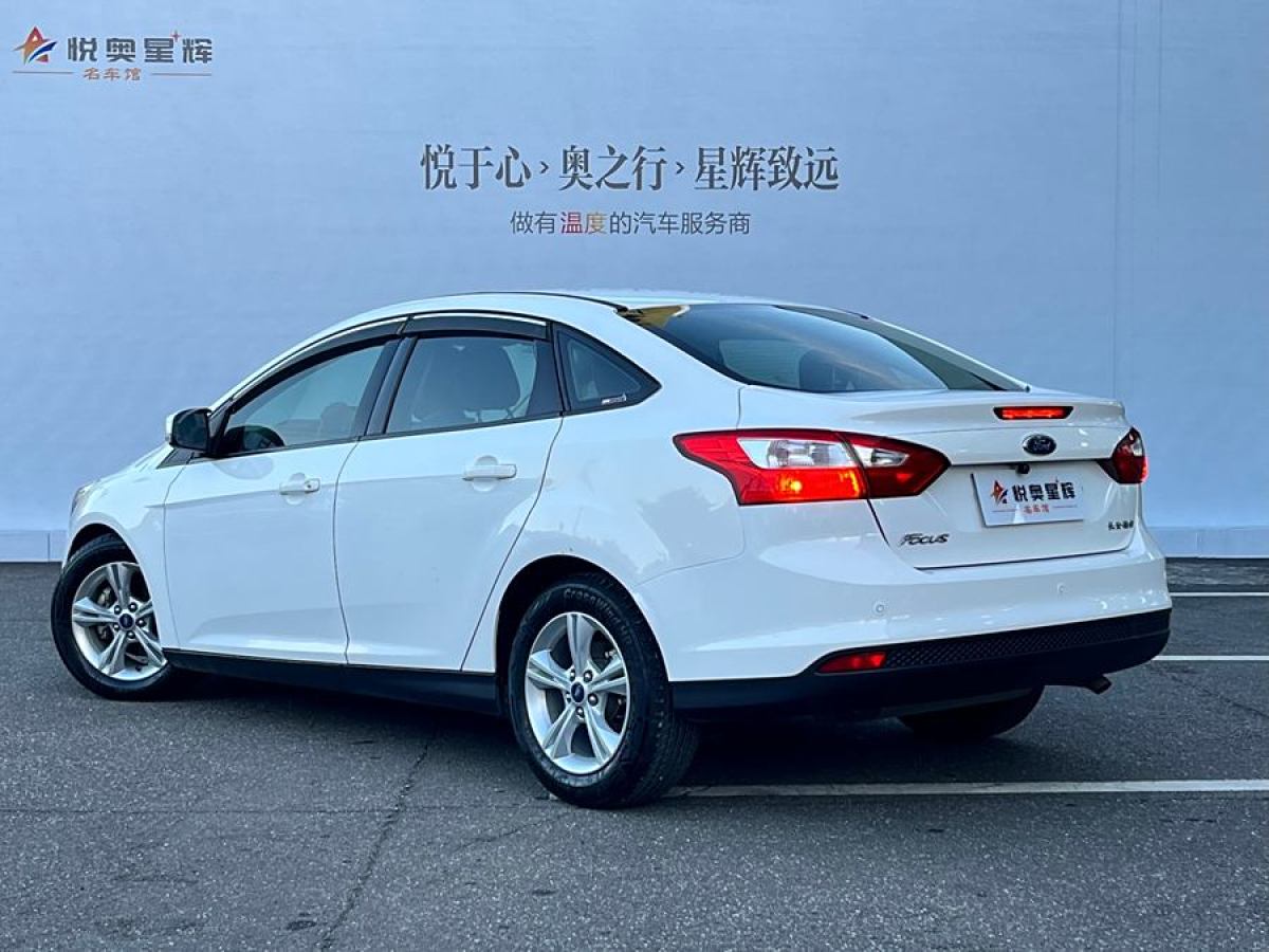 福特 福克斯  2012款 三廂 1.6L 自動風(fēng)尚型圖片