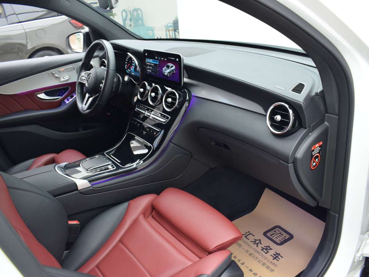 2022年6月奔馳 奔馳GLC  2022款 改款 GLC 260 4MATIC 轎跑SUV