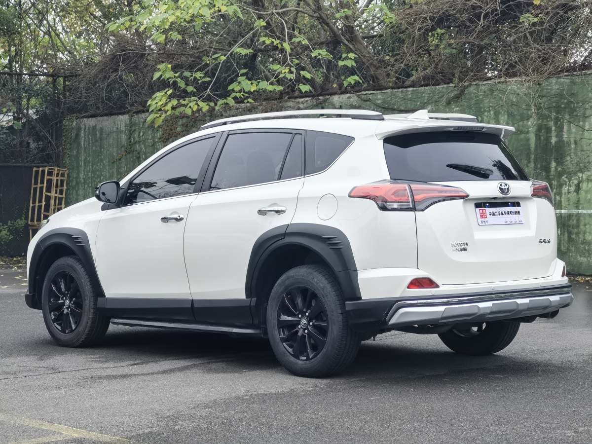 豐田 RAV4榮放  2019款 2.0L CVT兩驅(qū)風(fēng)尚X限量版 國(guó)VI圖片