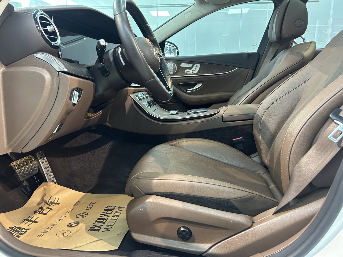 奔馳 奔馳E級(jí)  2021款 改款 E 300 L 豪華型圖片