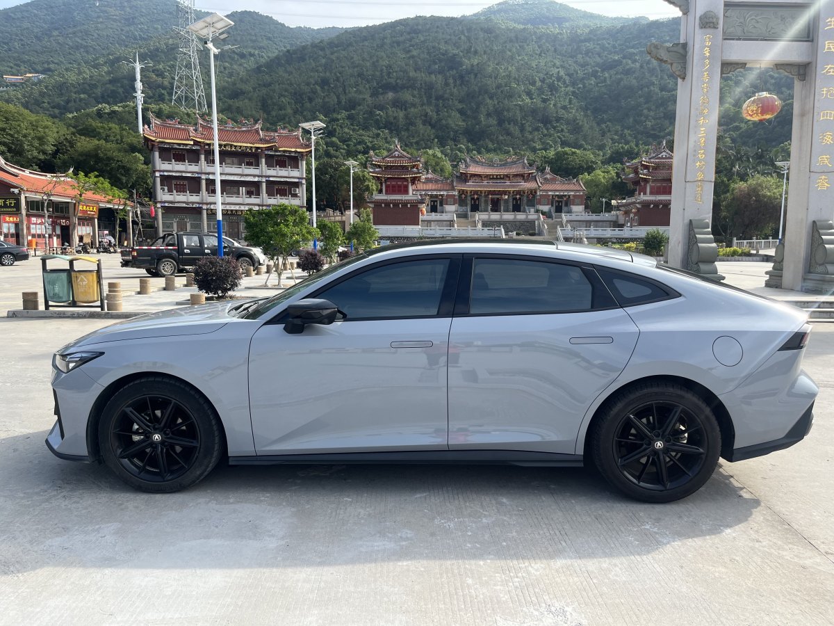 長安 長安UNI-V  2022款 1.5T 尊貴型圖片