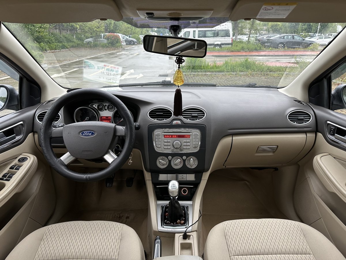 福特 福克斯  2011款 三厢 1.8L 手动舒适型图片