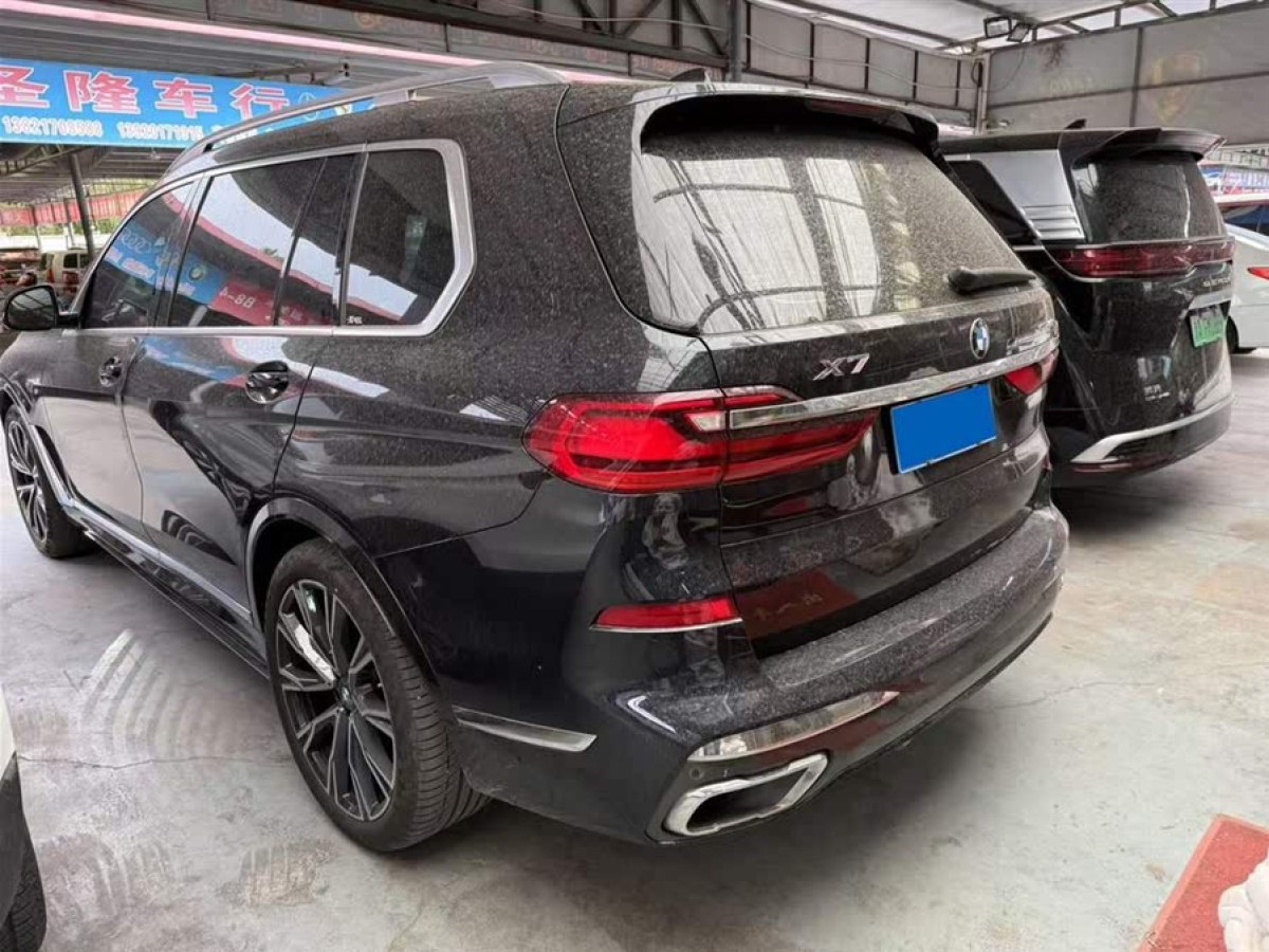 寶馬 寶馬X7  2022款 xDrive40i 行政型M運(yùn)動(dòng)套裝圖片