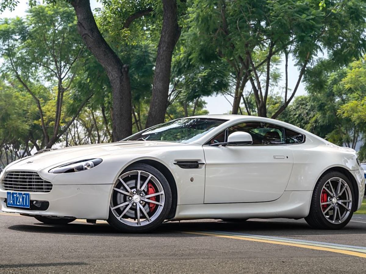 阿斯頓·馬丁 V8 Vantage  2011款 4.7L Sportshift Coupe圖片