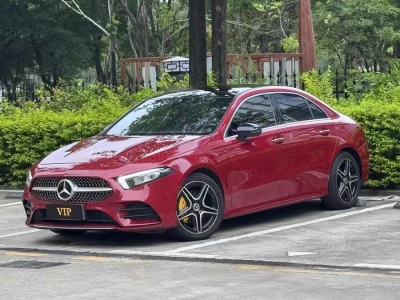 2020年8月 奔馳 奔馳A級(jí) 改款 A 200 L 運(yùn)動(dòng)轎車動(dòng)感型圖片