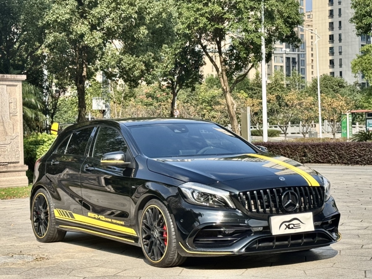 奔馳 奔馳A級AMG  2017款 AMG A 45 4MATIC 暗夜雷霆限量版圖片