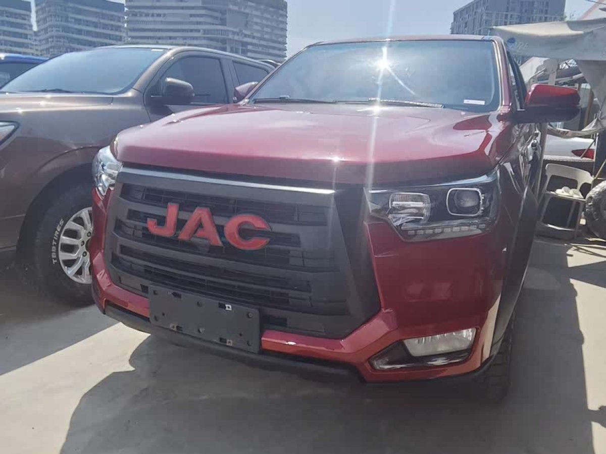 江淮 帥鈴T8  2021款 2.0T PRO 柴油四驅(qū)銳尚版大雙HFC4DB2-2E圖片