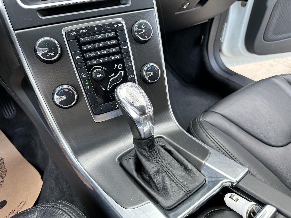 沃尔沃 V60  2013款 T5 舒适版图片