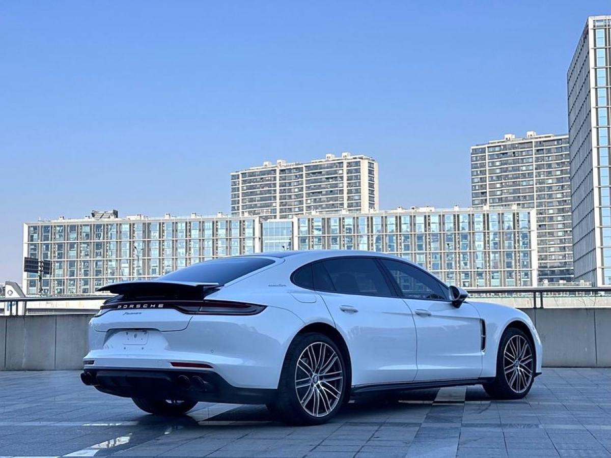 2023年10月保時(shí)捷 Panamera  2023款 Panamera 行政加長(zhǎng)版 2.9T