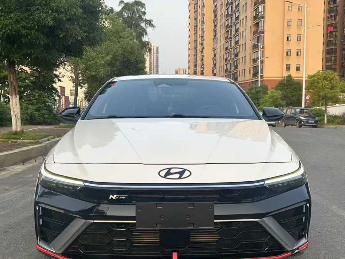 現(xiàn)代 伊蘭特 圖片