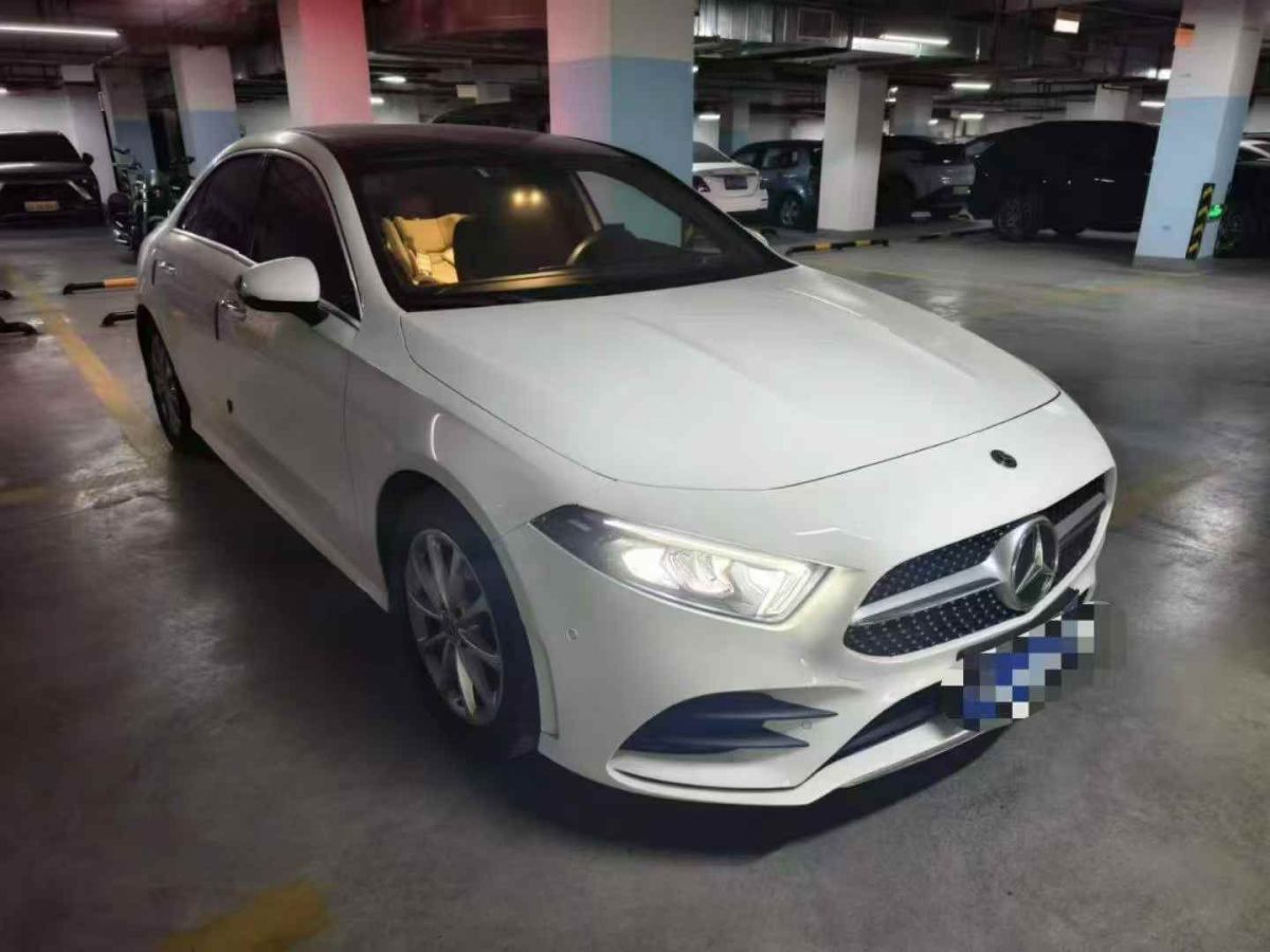 奔馳 奔馳A級  2019款  A 220 L 4MATIC 運動轎車圖片