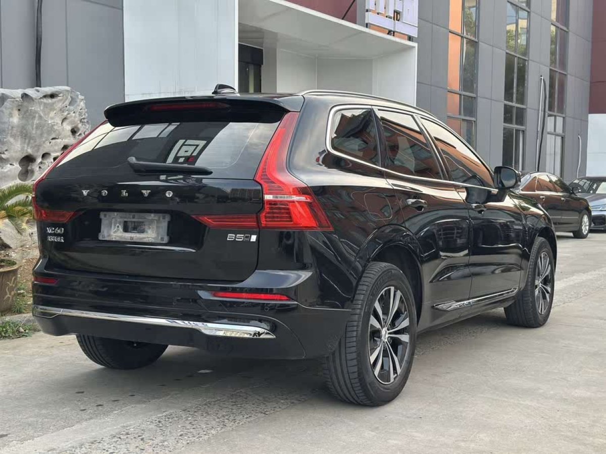 沃爾沃 XC60  2022款 B5 四驅(qū)智逸豪華版圖片