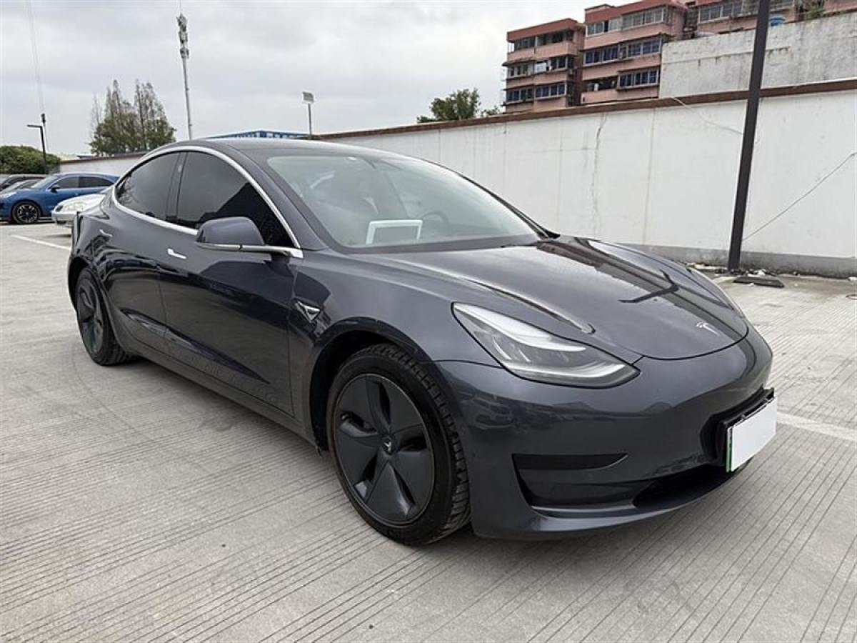 特斯拉 Model Y  2020款 改款 標(biāo)準(zhǔn)續(xù)航后驅(qū)升級版圖片