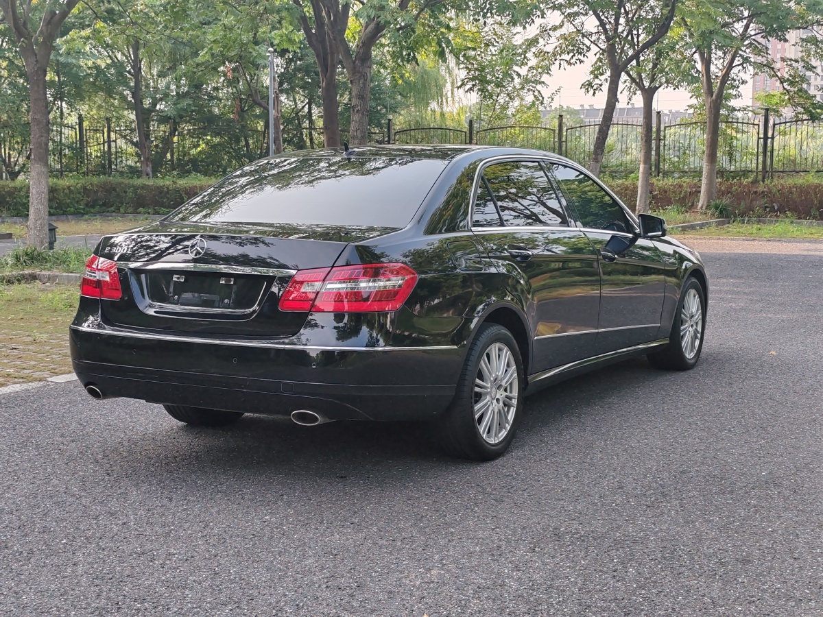 奔驰 奔驰E级  2012款 E 300 L 优雅型图片