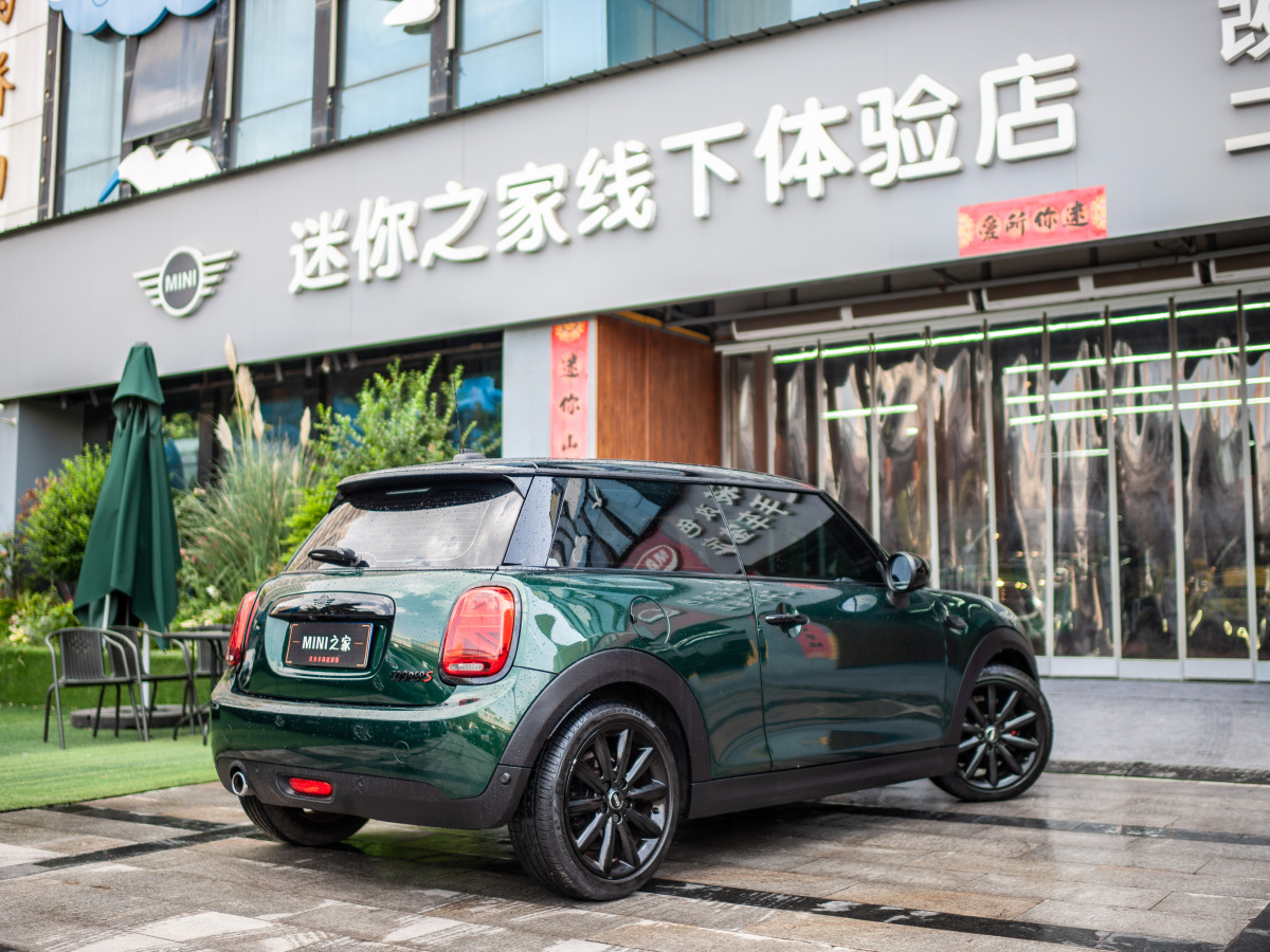 MINI COUNTRYMAN  2018款 1.5T COOPER 藝術(shù)家圖片