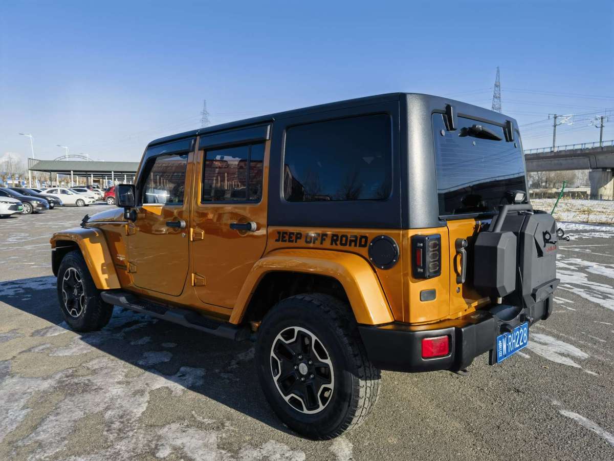 Jeep 牧馬人  2014款 3.0L Sahara 四門版圖片