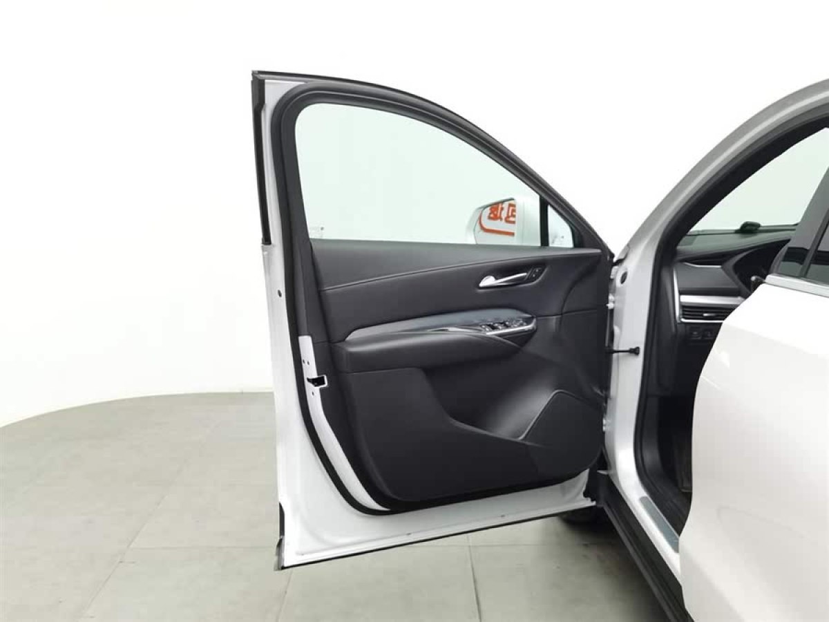 凱迪拉克 XT4  2021款 28T 兩驅(qū)領(lǐng)先型圖片
