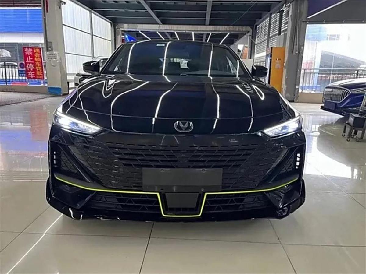 長(zhǎng)安 長(zhǎng)安UNI-V  2022款 1.5T 運(yùn)動(dòng)版圖片