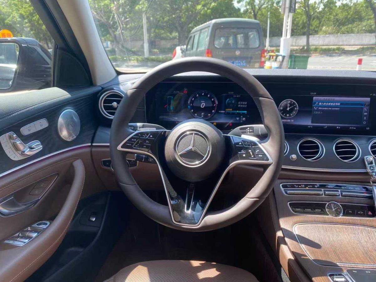 奔馳 奔馳E級(jí)  2017款 E 300 L 豪華型圖片